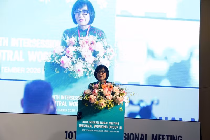 La vice-ministre vietnamienne de la Justice, Dang Hoang Oanh, s'exprime à la réunion. Photo: VNA