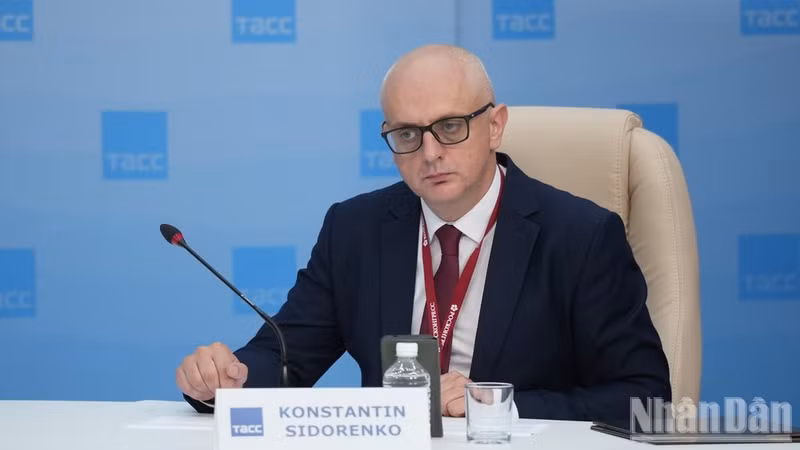Selon Konstantin Sidorenko, le Vietnam peut devenir un point de départ permettant aux entreprises du Primorié d’étendre progressivement leurs activités aux marchés de l’ASEAN. Photo : THANH THE/NDEL