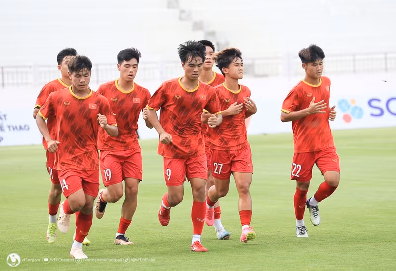 Des jeunes footballeurs vietnamiens. Photo : VFF.