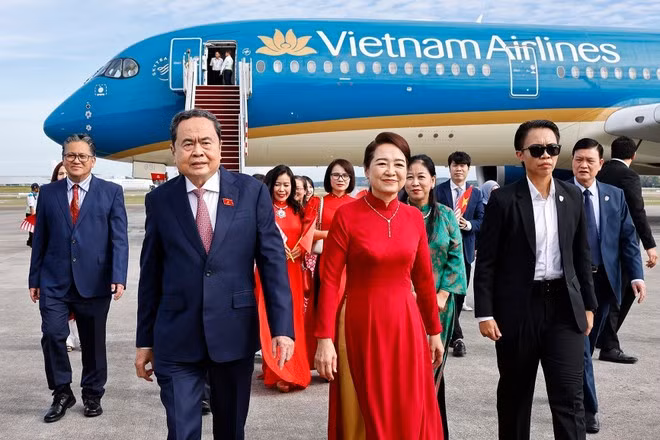 Le président de l’Assemblée nationale, Trân Thanh Mân, et son épouse. Photo : VNA.