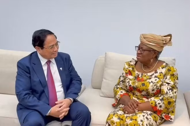 Le Premier ministre Pham Minh Chinh rencontreNgozi Okonjo-Iweala, directrice générale de l'Organisation mondiale du commerce (OMC). Photo : VGP.