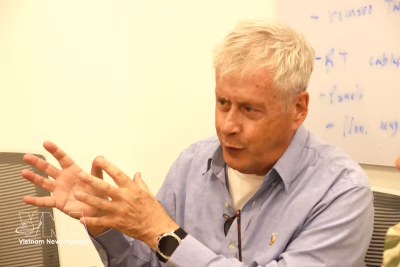Le Dr Nissan Maskil, directeur général du groupe Qarakal Quantum. Photo : VNA. 
