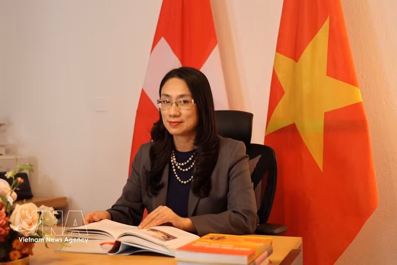 L’ambassadrice du Vietnam en Suisse, également accréditée auprès du Liechtenstein, Chau Mai Anh. Photo : VNA.