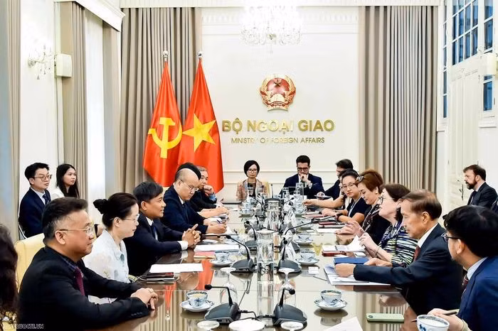 Lors de la rencontre. Photo : baoquocte.vn