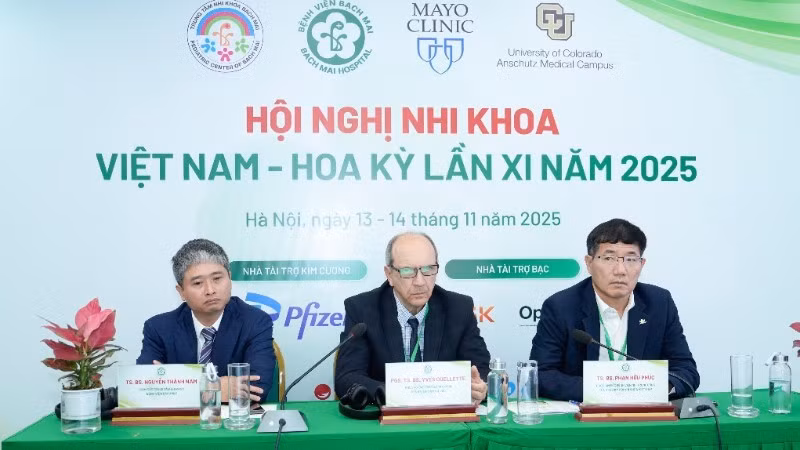 La 11ᵉ Conférence Vietnam – États-Unis sur la pédiatrie a lieu les 13 et 14 novembre, à l’hôpital Bach Mai (Hanoi). Photo : NDEL.