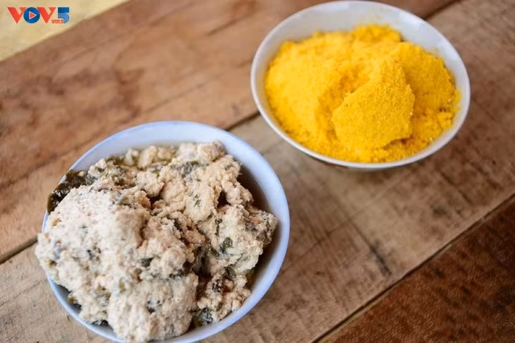 Le Tẩu Chúa (à droite) est souvent consommé avec du mèn mén, créant ainsi une saveur distincte et délicieuse. Photo : Vang Lan/VOV.