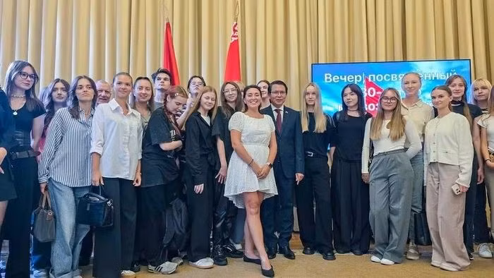 Les jeunes servent de passerelle importante pour renforcer les relations d'amitié et de coopération entre les deux pays. Photo : Ambassade du Vietnam en Biélorussie.