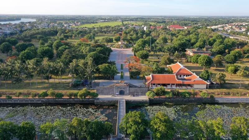 Vue panoramique de l'ancienne citadelle de Quang Tri depuis la porte Sud. Photo: VNA 