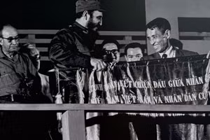 Les visites historiques de Fidel Castro au Vietnam