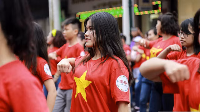 « Couleurs de la vie » à travers le regard d’anciens élèves de Hanoi ảnh 1