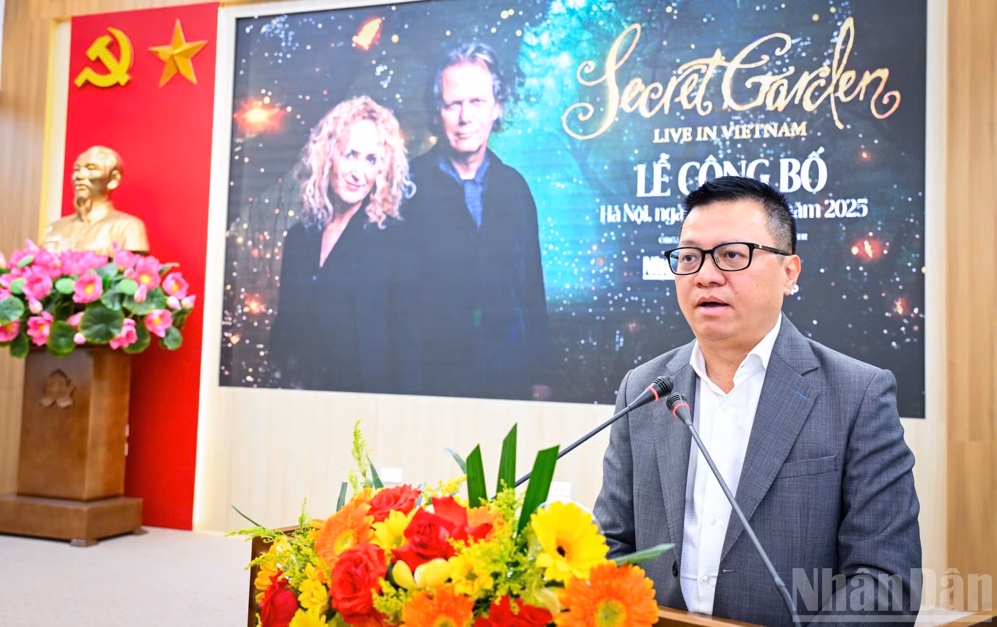 Le Quoc Minh, rédacteur en chef du Journal Nhân Dân, s'est exprimé lors de la cérémonie d’annonce des artistes internationaux dans le cadre du projet musical caritatif « Good Morning Vietnam 2025 ».