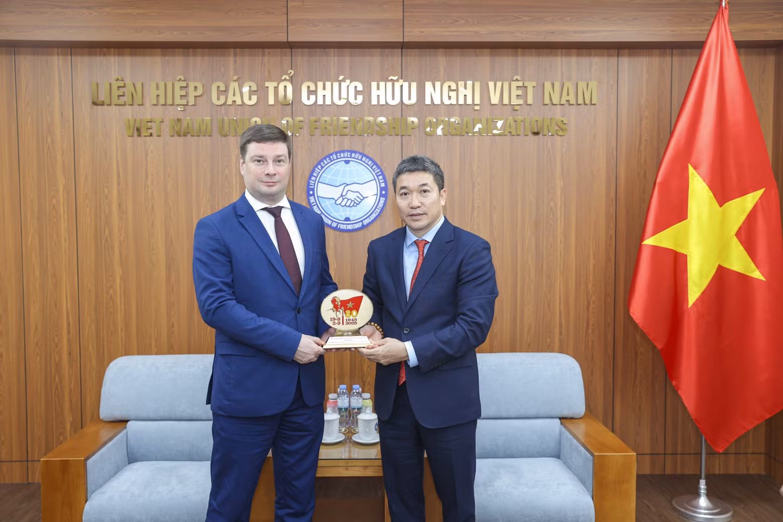 Le vice-recteur chargé des relations internationales de l’Université d’État de Saint-Pétersbourg, Sergey Andryushin, souhaite promouvoir une coopération plus étroite et efficace avec d’autres universités vietnamiennes dans les domaines à fort potentiel tels que l’intelligence artificielle ou les technologies de l’information. Photo : thoidai.vn