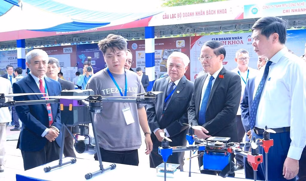 Exposition internationale sur le contrôle et l’automatisation (AT Expo), organisée dans le cadre de la conférence "Automatisation intelligente - Technologie stratégique à l’ère numérique", en juillet dernier dans la province de Gia Lai (dans les hauts plateaux du Centre). Photo : VNA