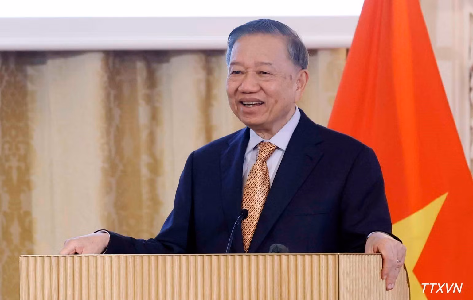 Le SG du PCV et président de la République, To Lam, a souhaité que les jeunes générations, notamment les experts et intellectuels vietnamiens établis au Danemark, en Islande et dans le Sud de la Suède, contribuent au transfert de technologies et de connaissances, au partage d’expériences en matière de gestion moderne et à la mobilisation de financements verts au service du développement national. Photo : VNA