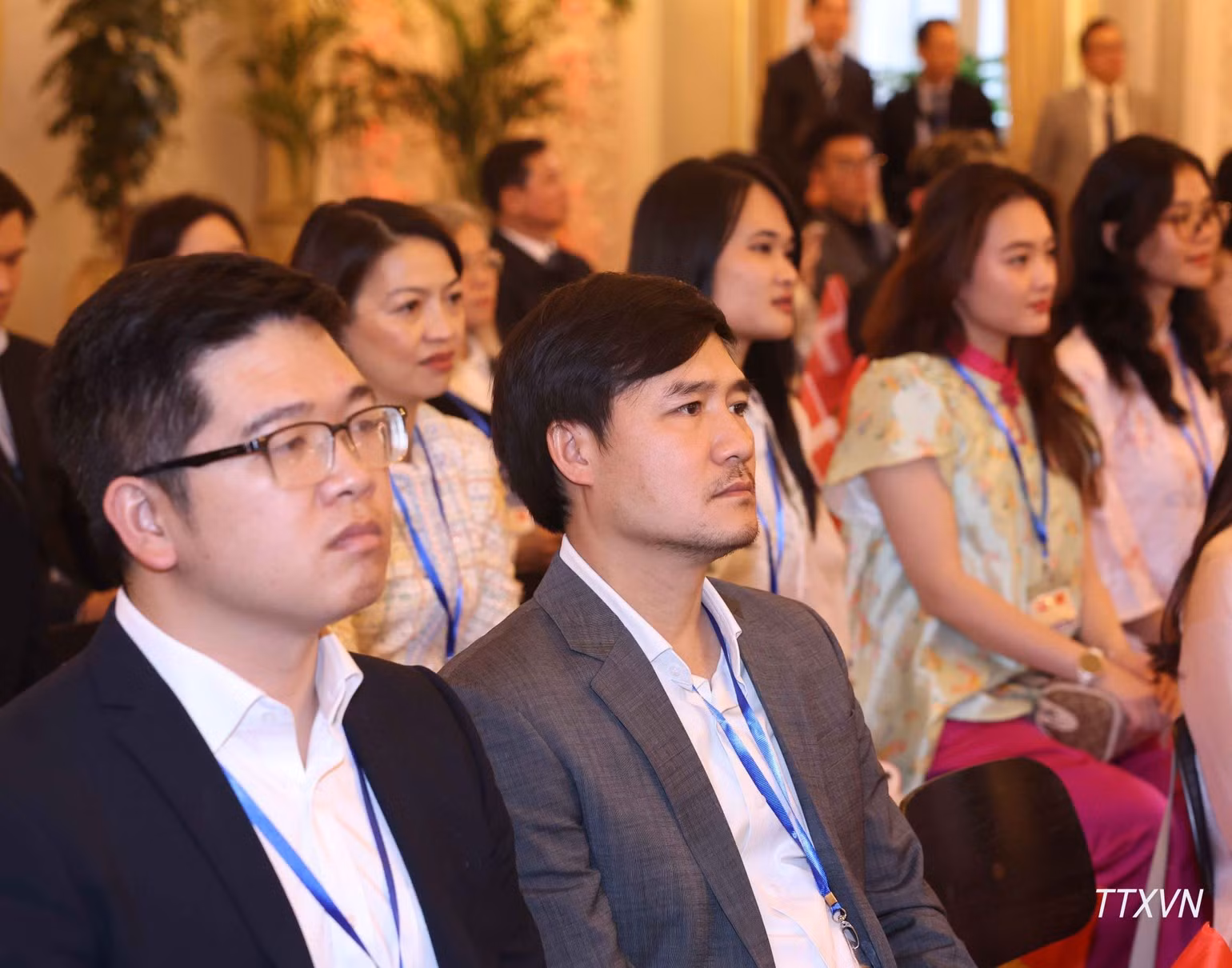Des Vietnamiens de l'étranger lors de l'événement. Photo : VNA