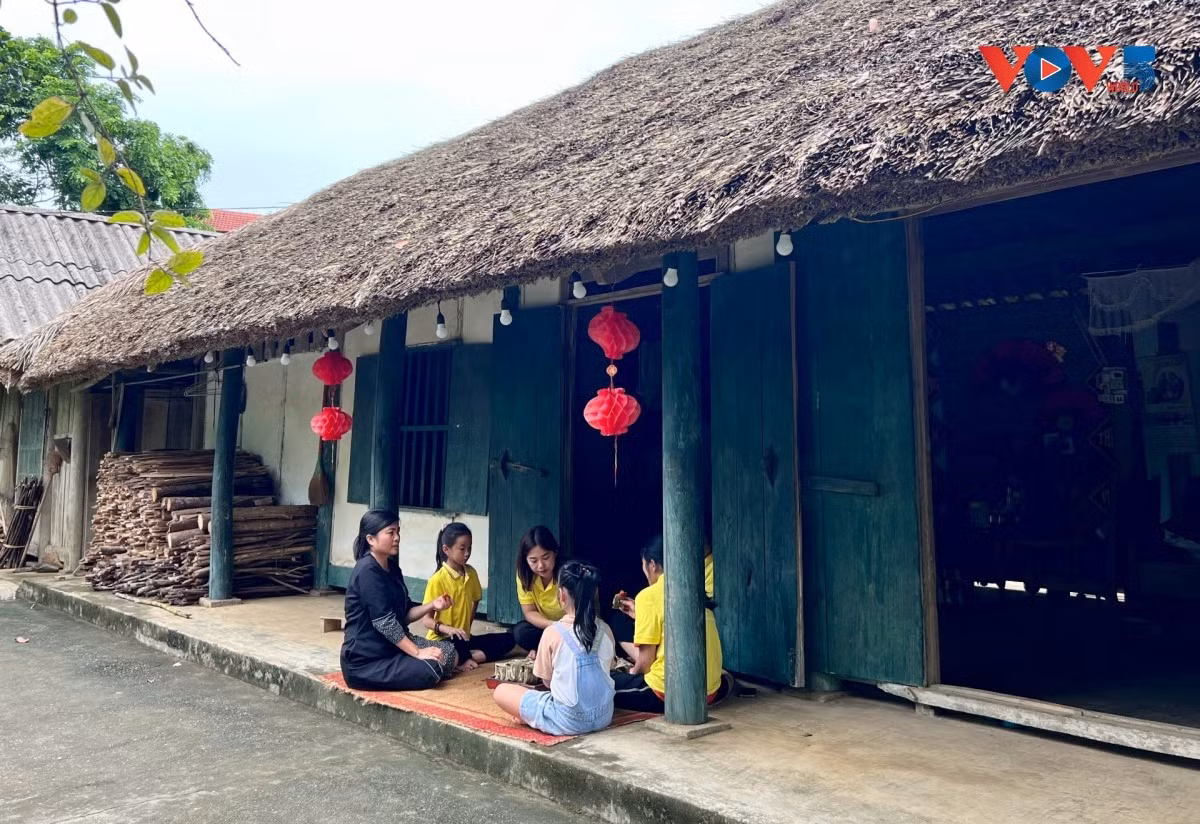 Le savoir-faire de fabrication du banh gai est transmis de génération en génération. Photo: VOV