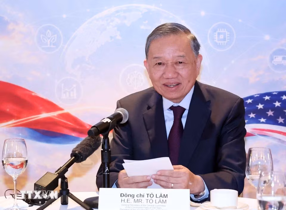Lors de la table ronde, le SG du PCV et président vietnamien, To Lam, a réaffirmé que le Vietnam se trouvait à un tournant stratégique et que la technologie, l’énergie et la finance deviendraient les piliers d’un nouveau modèle de croissance, à condition d’être correctement articulées autour de projets solides, d’entreprises performantes et d’institutions efficaces. Photo : VNA