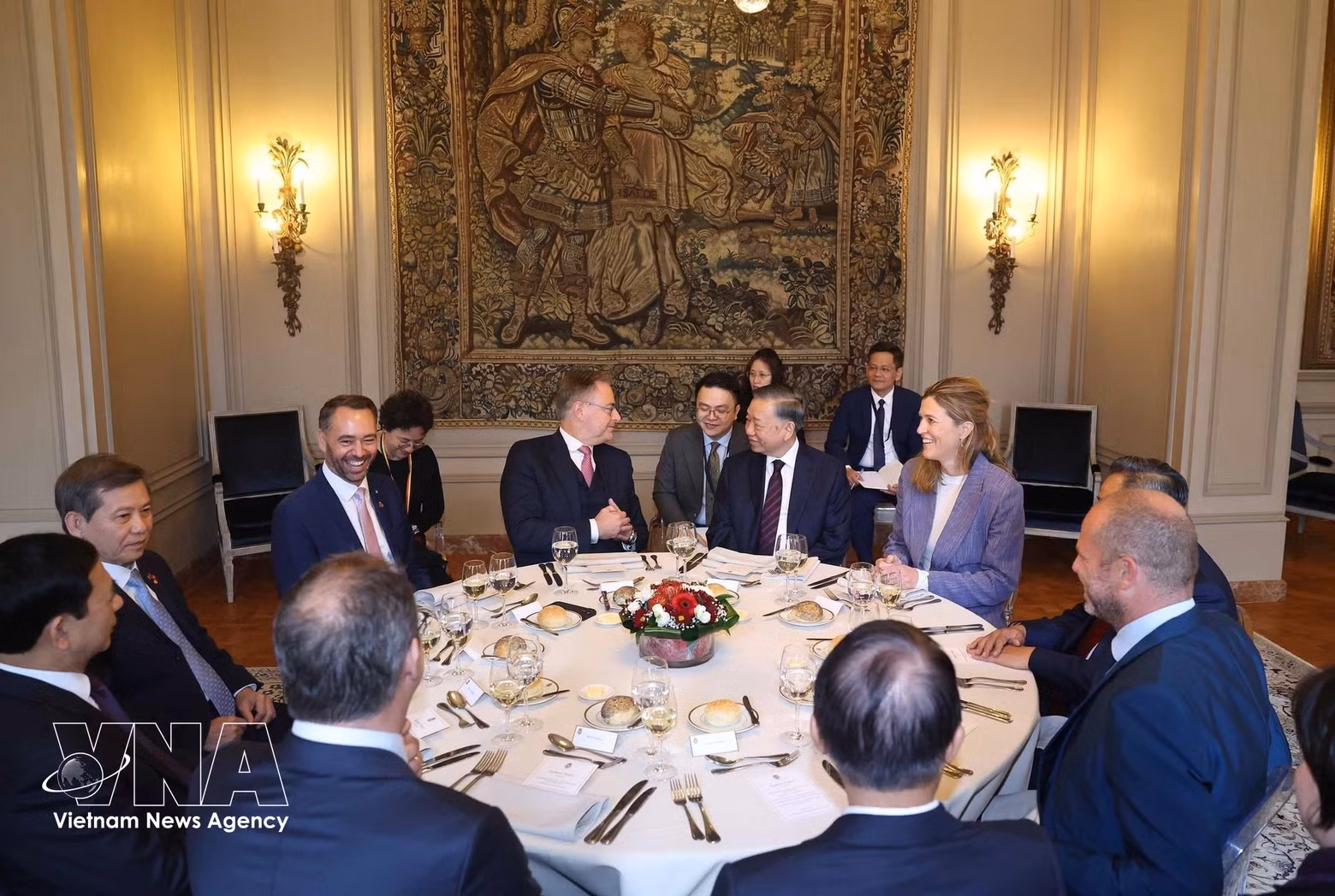 À Bruxelles, le SG du PCV et président vietnamien, To Lam, et le Premier ministre belge Bart De Wever ont convenu de renforcer la confiance politique et d’élargir leur coopération dans plusieurs domaines. Photo : VNA.