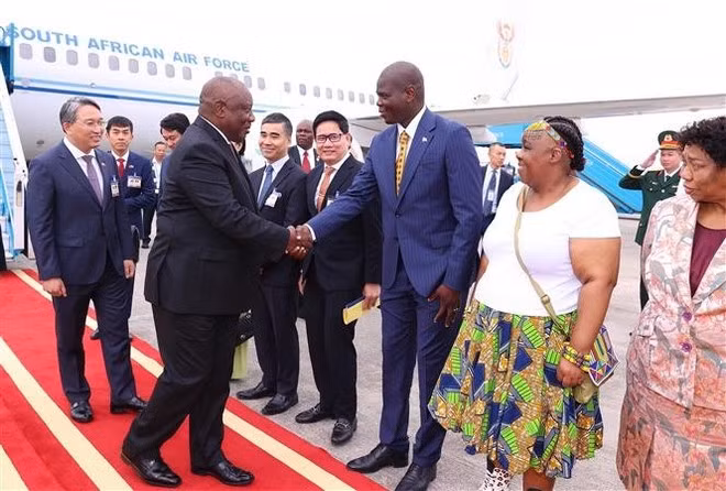 La visite d’État du président Matamela Cyril Ramaphosa au Vietnam marque une étape importante dans les relations bilatérales, témoignant de la haute considération mutuelle et de la volonté politique commune d’élever les liens entre les deux pays. Photo : VNA.
