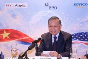 Le SG du PCV et président vietnamien, To Lam, lors de la table ronde avec des dirigeants d’institutions financières et de fonds d’investissement américains. Photo : VNA.