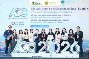 Des jeunes délégués vietnamiens lors de la 5e Conférence asiatique d’optométrie (AOC 2026), les 19 et 20 septembre à Da Nang. Photo : suckhoedoisong.vn
