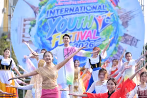 [En images] Un festival haut en couleur pour la jeunesse internationale à Hanoï