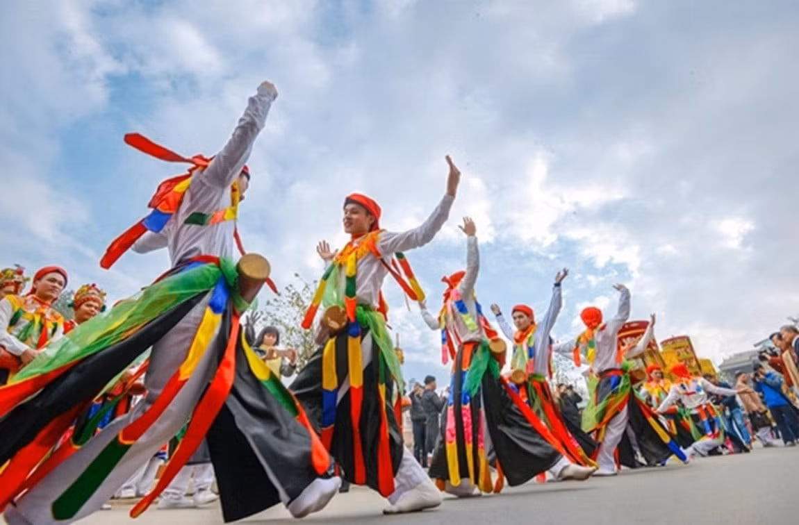 La danse Bong. Photo : daibieunhandan.vn