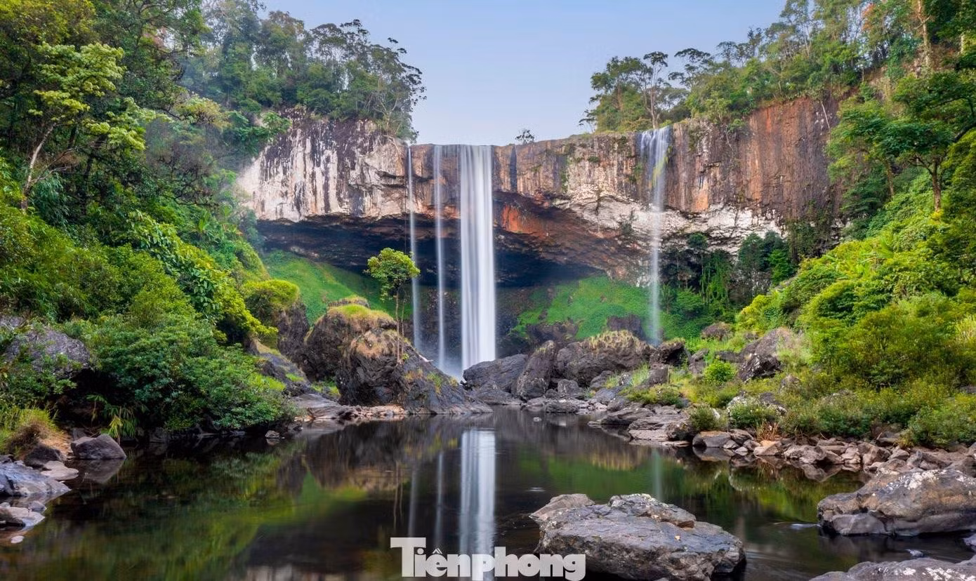 La cascade Hang En est située dans la réserve naturelle de Kon Chu Rang, dans la commune de Son Lang. Photo : tienphong.vn