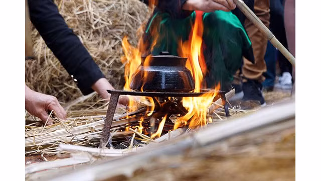 La fête de la cuisson du riz au village Thi Câm ảnh 4
