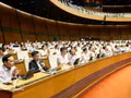 Les députés votent des lois et des résolutions. Photo : VNA.