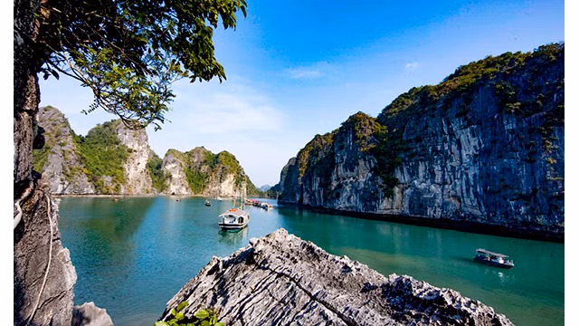 Vung Hà, lieu paradisiaque de roches et d’eau ảnh 6