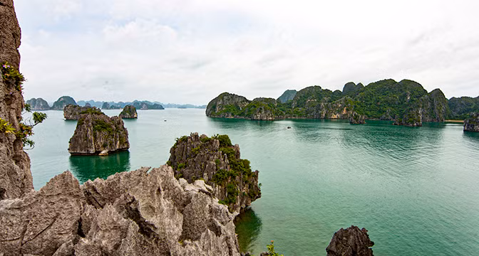 Vung Hà, lieu paradisiaque de roches et d’eau ảnh 1