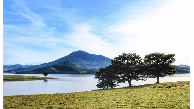 Des paysages poétiques du lac Suôi Vàng - Dà Lat ảnh 1
