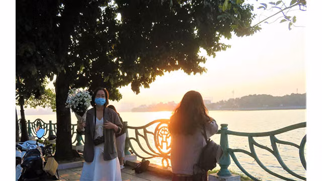 Hanoi brille de couleurs de fleurs d’automne ảnh 12