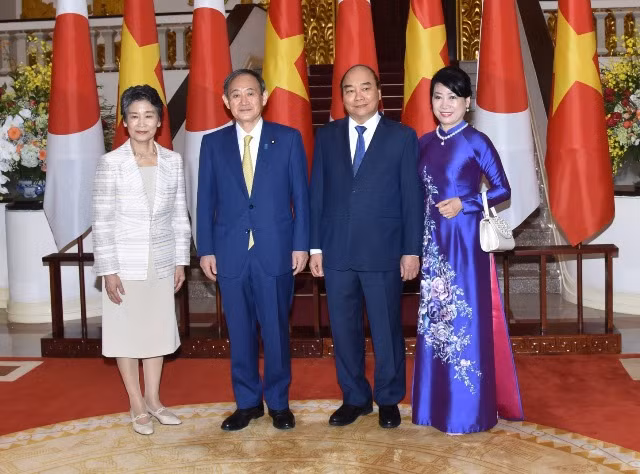 Le PM Nguyên Xuân Phuc accueille son homologue japonais ảnh 3