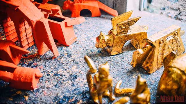 Un artisan vietnamien crée des sculptures de tigre pour l’accueil du Nouvel An 2022 ảnh 4