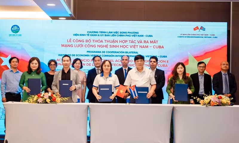 Cérémonie de lancement du réseau de biotechnologie Vietnam-Cuba. Photo : VnExpress.