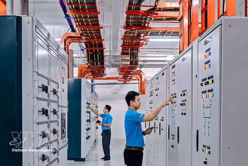 Telecommunications (VNPT), situé dans le parc technologique de Hoa Lac et le plus grand du Vietnam, est équipé des technologies les plus modernes et répond pleinement aux normes techniques internationales. Photo : VNA.