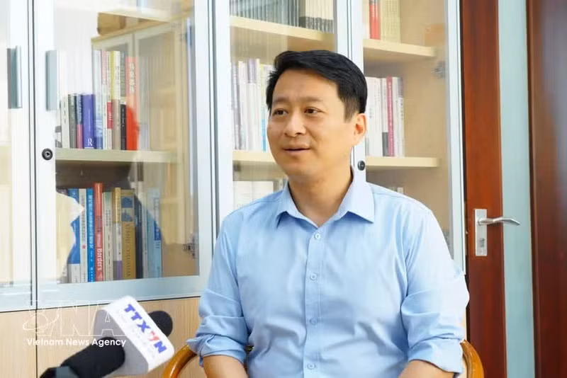 Le professeur Qu Qiang, de l’Université centrale des nationalités de Chine. Photo : VNA.