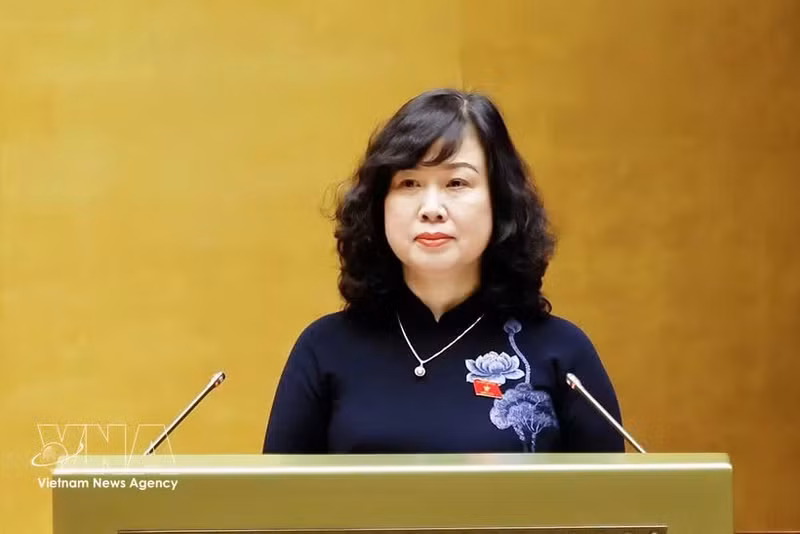 La ministre de la Santé, Dao Hong Lan s'exprime à la la deuxième session de la XVIe Assemblée nationale. Photo : VNA.