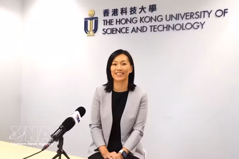 La professeure Emily M. Nason, directrice des admissions de la HKUST. Photo: VNA.