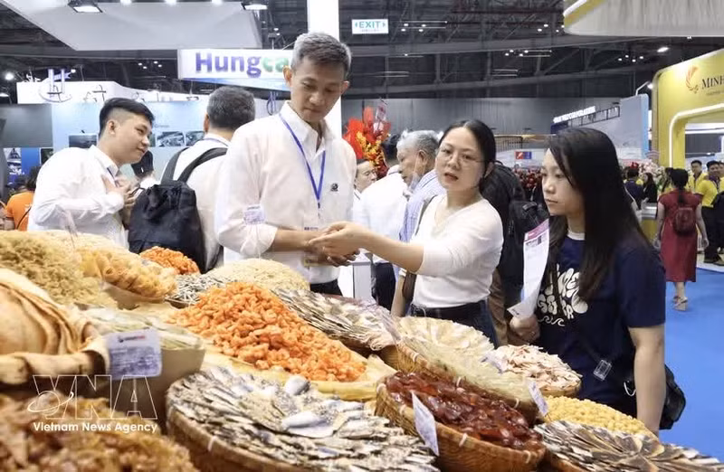 De nombreux produits aquatiques sont présentés lors de Vietfish 2026. Photo : VNA.