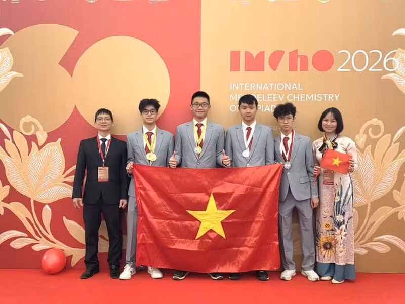 La délégation vietnamienne à la 60e édition des Olympiades internationales de chimie Mendeleïev (IMChO-60). Photo : VNA.