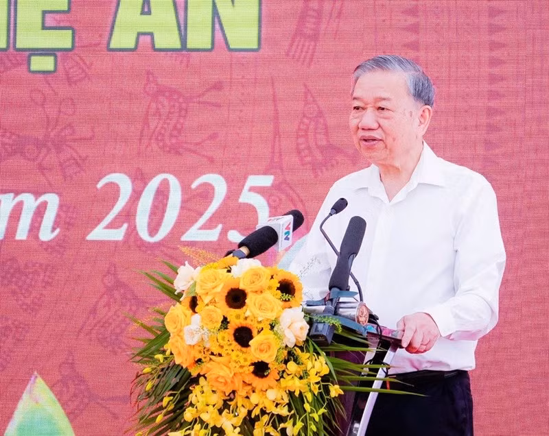 Le secrétaire général du Parti communiste du Vietnam (PCV), To Lam s'exprime lors de la cérémonie. Photo : Thanhnien.