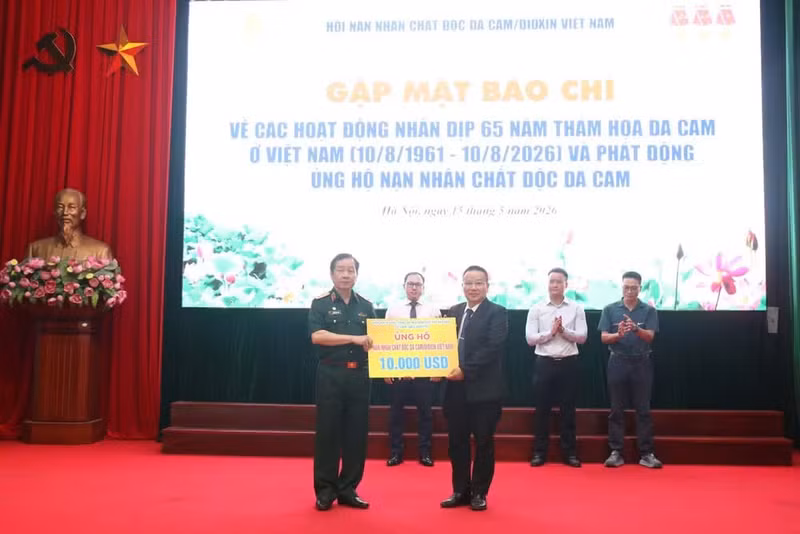 Les dirigeants de l’Association vietnamienne des victimes de l’agent orange/dioxine reçoivent un soutien de l’organisation internationale ABLE.