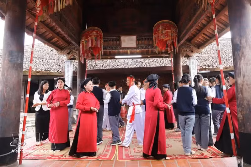 Espace de représentation du chant Xoan dans la maison commune de Hung Lo, province de Phu Tho. Photo : VNA. 