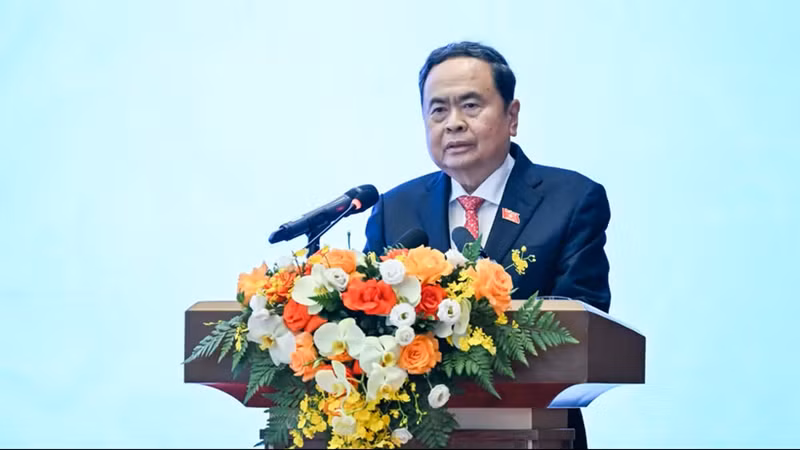 Le président de l'Assemblée nationale Tran Thanh Man prend la parole lors de la conférence. Photo : NDEL.