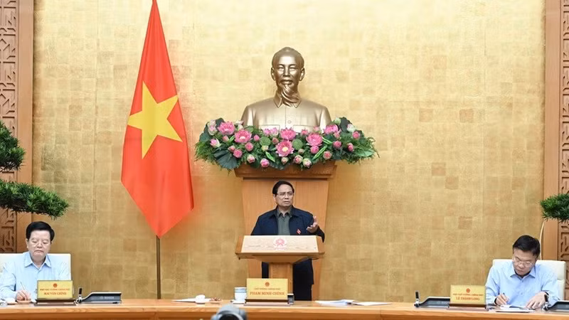 Le Premier ministre Pham Minh Chinh s'exprime lors de la réunion. Photo : NDEL.