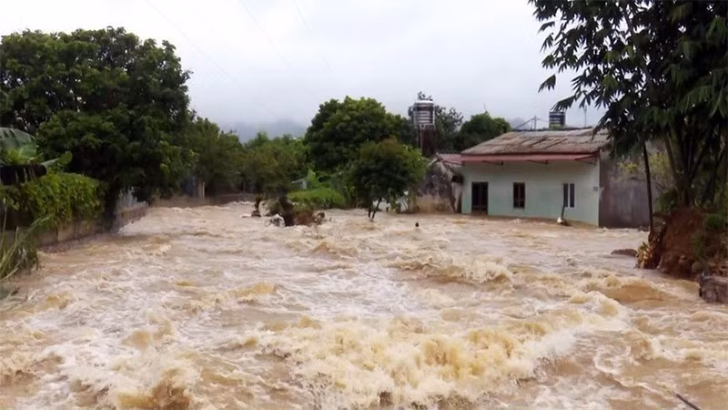 La circulation résiduelle du typhon Wipha a provoqué de très fortes pluies dans les zones montagneuses de l’ouest de la province de Nghe An. Photo : VGP.