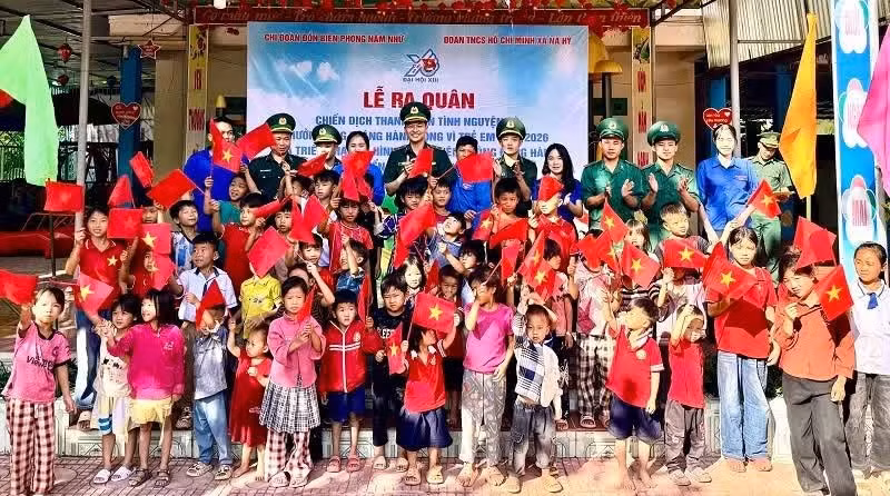 Les enfants de la commune frontalière de Na Hy, dans la province de Dien Bien, célèbrent la Journée internationale de l'enfance du 1er juin.